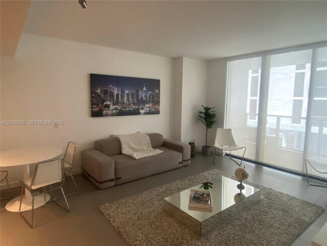 Foto del edificio - 1600 NE 1st Ave