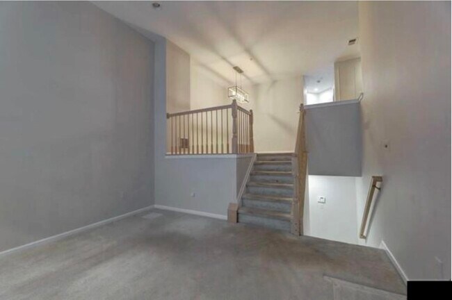 Foto del edificio - 320 Midland Ct