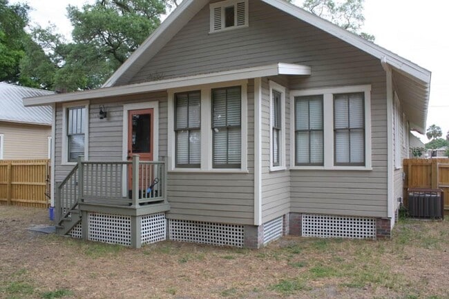 Building Photo - 2404 N Morgan St