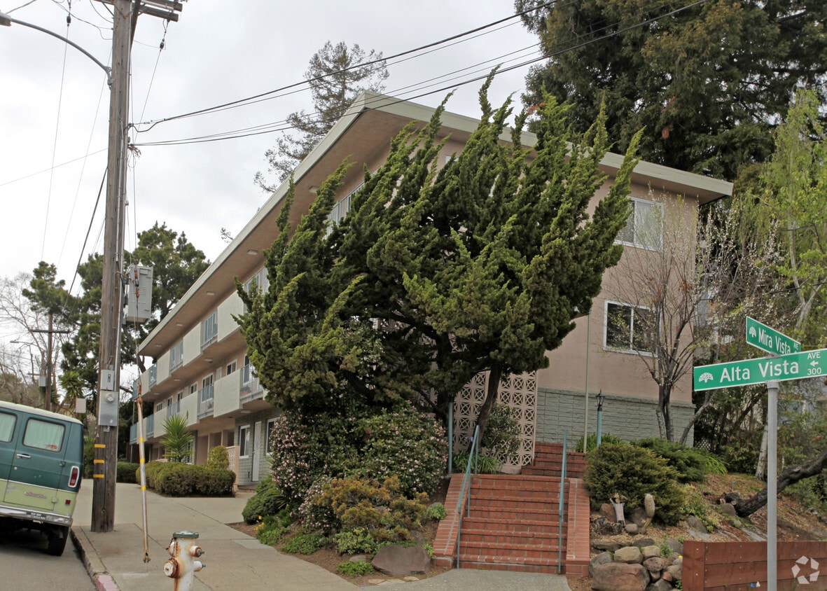 Building Photo - 340 Alta Vista Ave