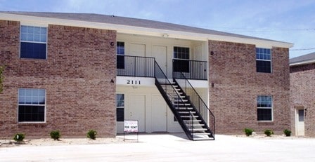 Building Photo - 2111 Jennifer Dr