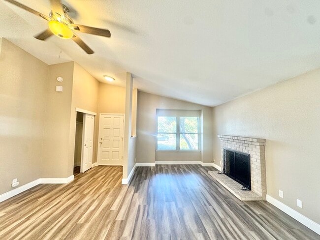 Foto del edificio - Three Bedroom, Two Bath Home in Citrus Hei...