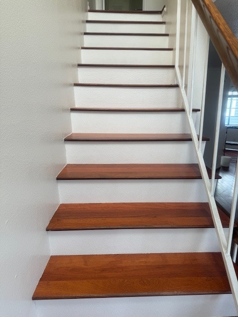 stairs to upstairs bedrooms/bathrooms - 109 W Spring St
