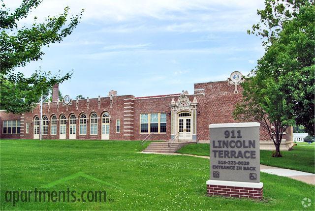 Building - Lincoln Terrace Apartments