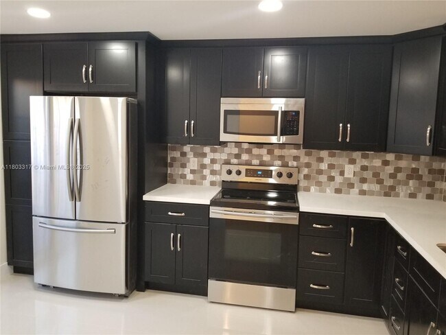Foto del edificio - 907 NE 27th Ave