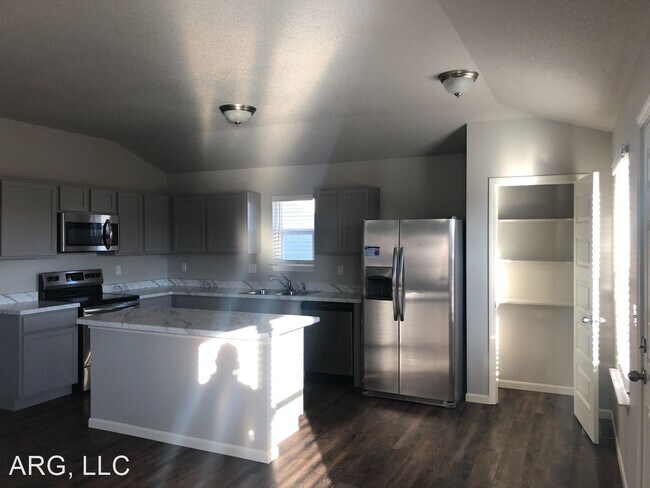 Foto del edificio - 3 br, 2.5 bath House - 21325 W 216th Street