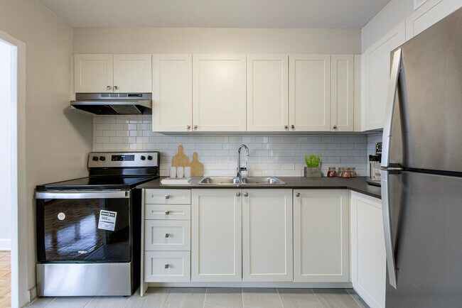 Photo du bâtiment - Esterbrooke Apartments