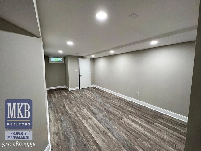 Foto del edificio - 1813 Oxford Ave SW