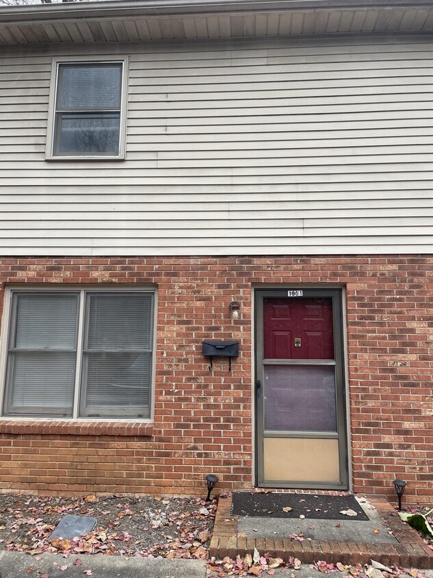 1051 3rd St SE, Hickory, NC 28602 Townhome Rentals in Hickory NC