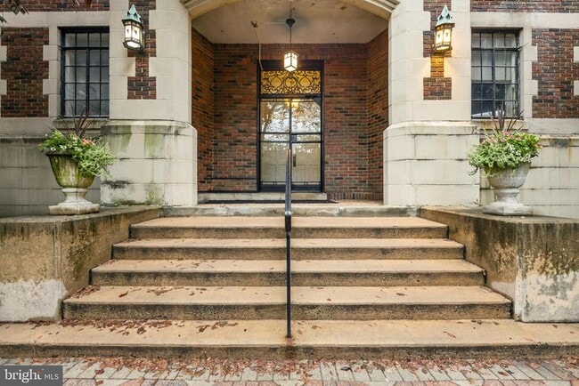 Building Photo - 1305 N Broom St