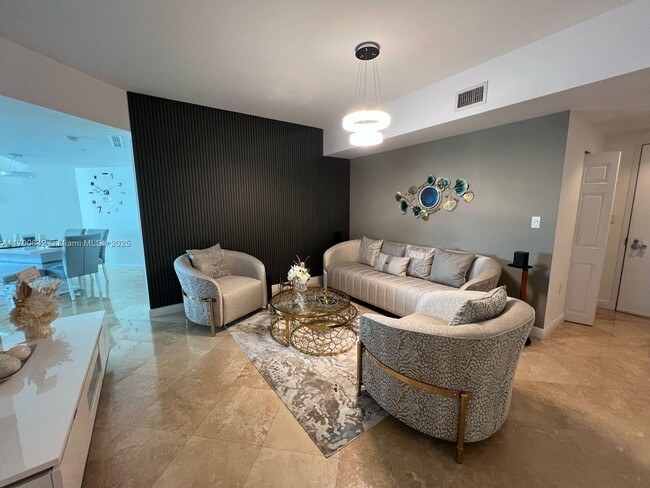 Foto del edificio - 1745 E Hallandale Beach Blvd