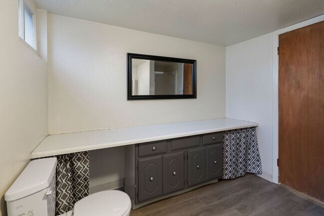 Foto del edificio - Basement Unit 2 Bedroom 1 Bath in Duplex