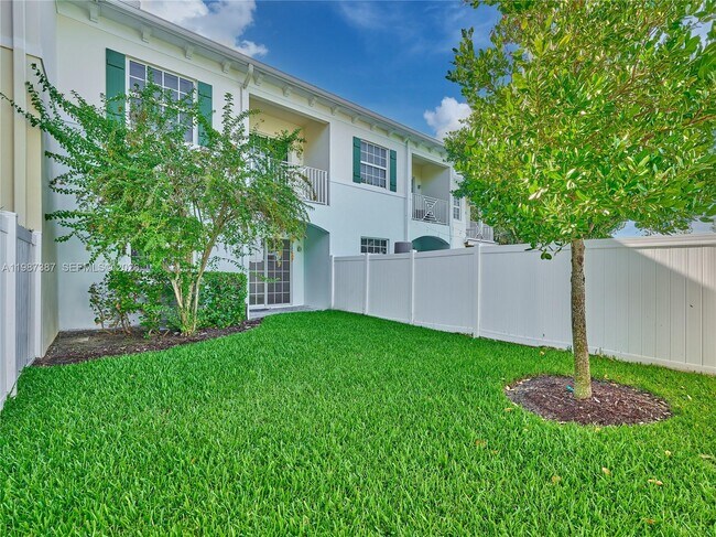 Foto del edificio - 475 Ocean Ridge Wy