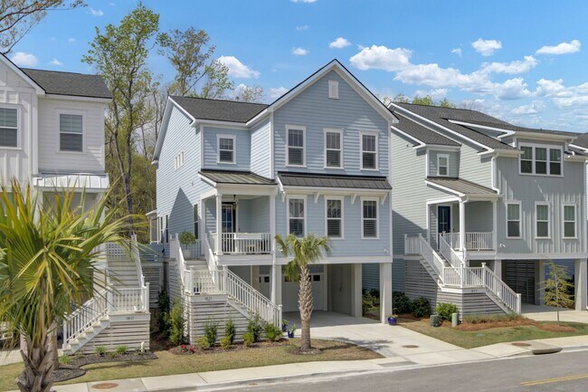 Foto del edificio - Impressive 4 bedroom home + office with el...