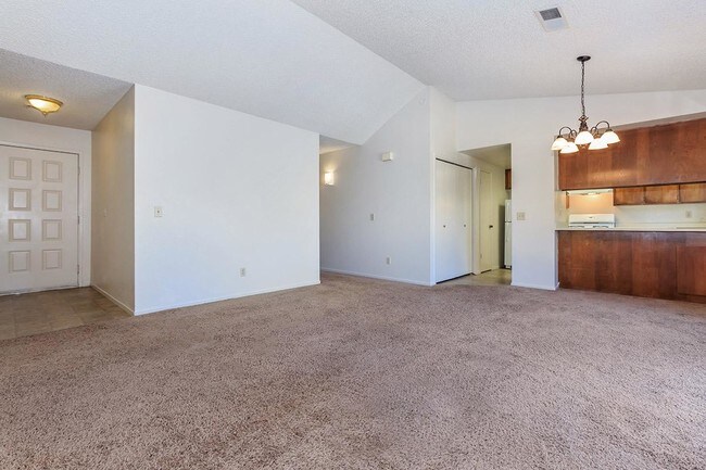 Foto del edificio - Bear Creek Park & Creekside Apartments