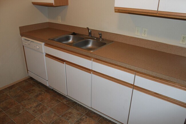 Foto del edificio - 1 Bedroom, 1 Bath Condo available, Near Greenbelt and Downtown Boise