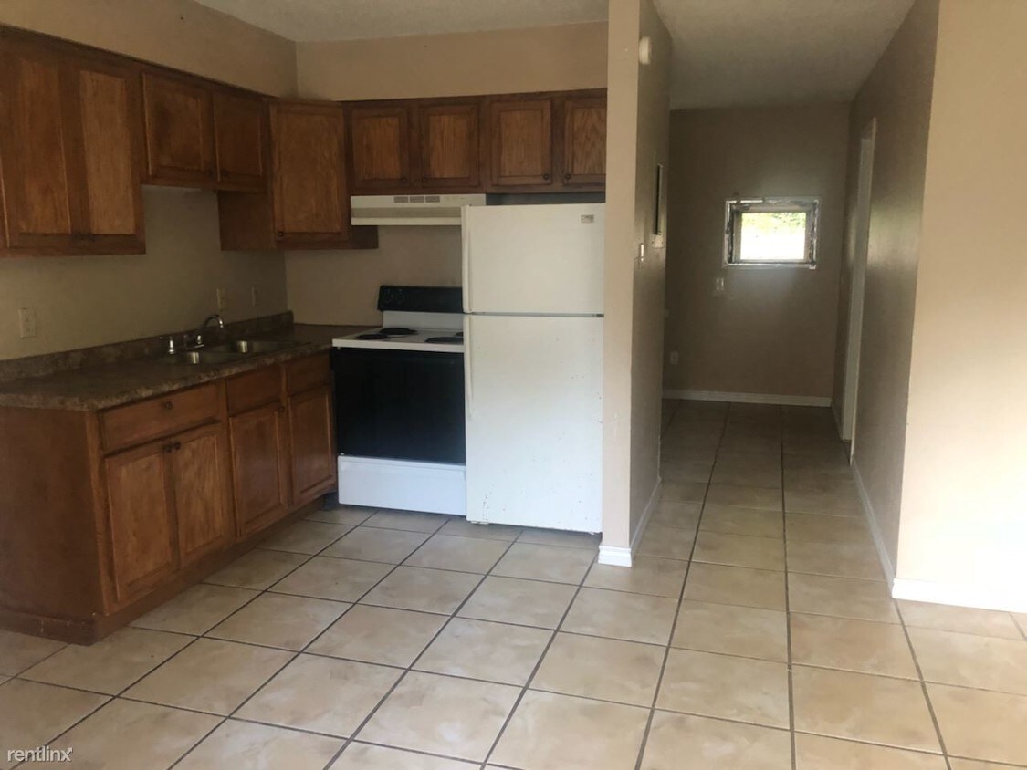 Building Photo - 2 br, 1 bath  - 2511 N Franklin St D