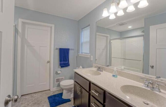 Foto del edificio - 1200 Juniper Ln