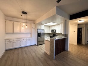 Building Photo - 5845 Friars Rd