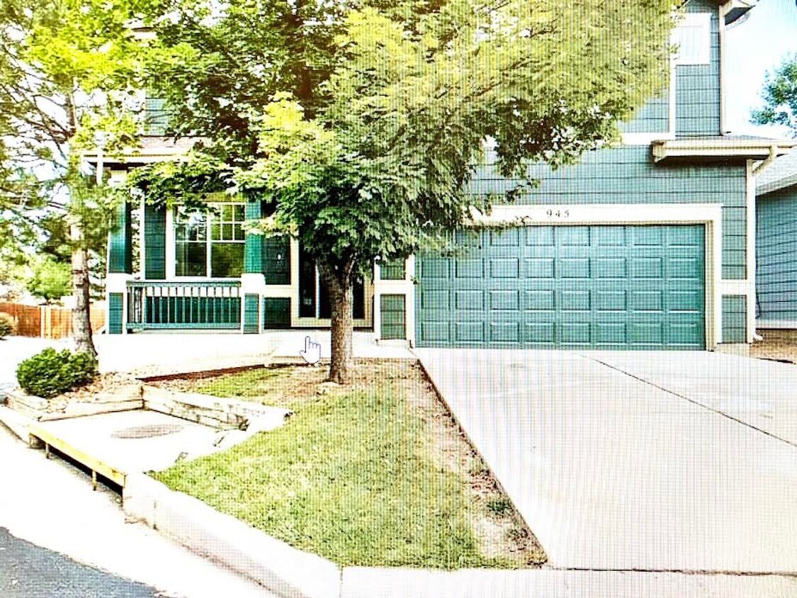 Primary Photo - Great Floorplan, 4 Beds, 3 baths, Home on Corner Lot with Many new upgrades.