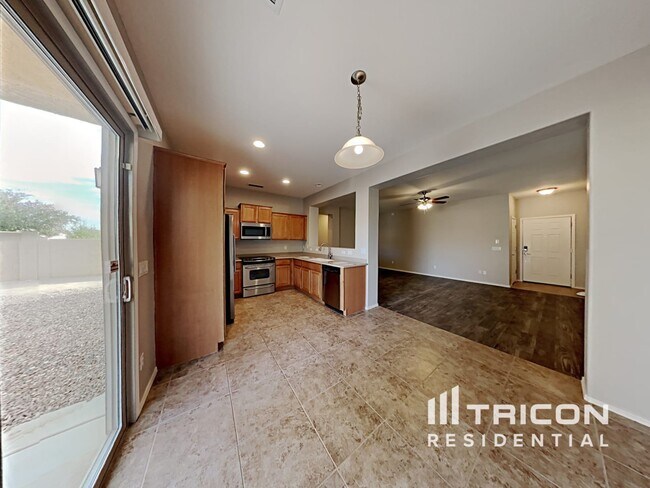 Foto del edificio - 374 E Yellow Wood Ave