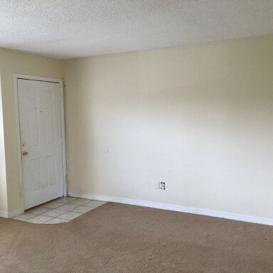 Building Photo - 2831 Villa Woods Cir