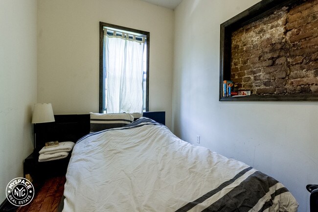 Foto del edificio - 354 Vernon Ave