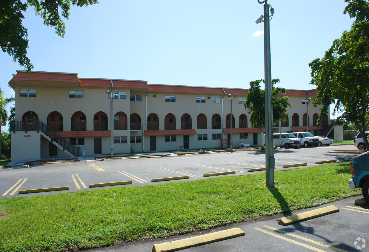 Building Photo - Miami Gardens Apartments