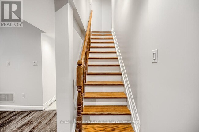 Photo du bâtiment - 5444 Longford Dr