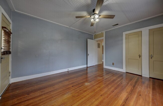 Foto del edificio - 239 N Monroe St