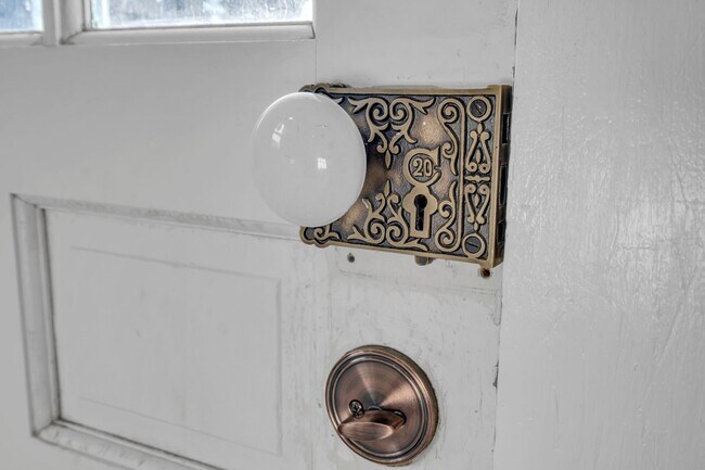 Foto del edificio - Available in March. Nashville 2 BED charming cottage for rent. Renovated with darling details and...