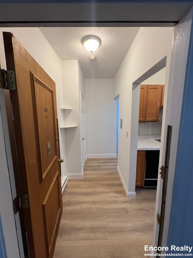 Building Photo - 111 Norway St