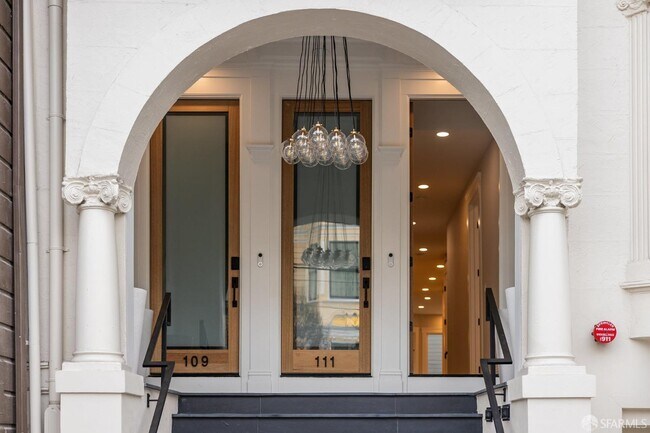 Building Photo - 113 Pierce St