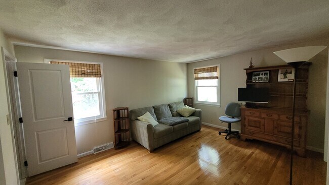 Building Photo - 32 Selfridge Rd