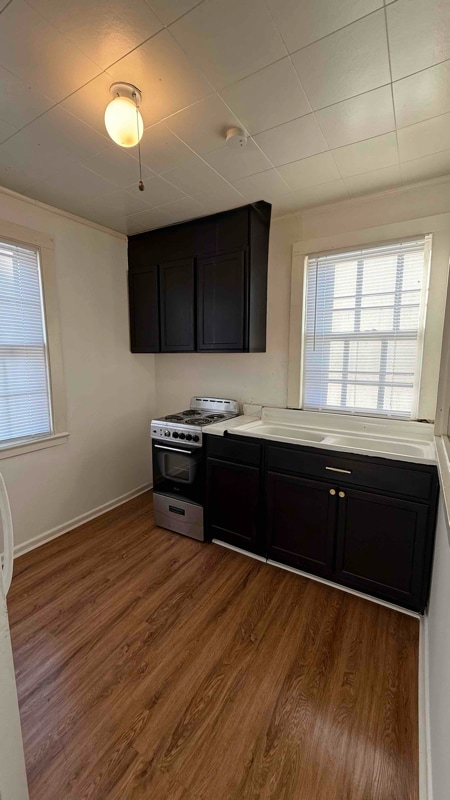 Building Photo - 736 W 1st St