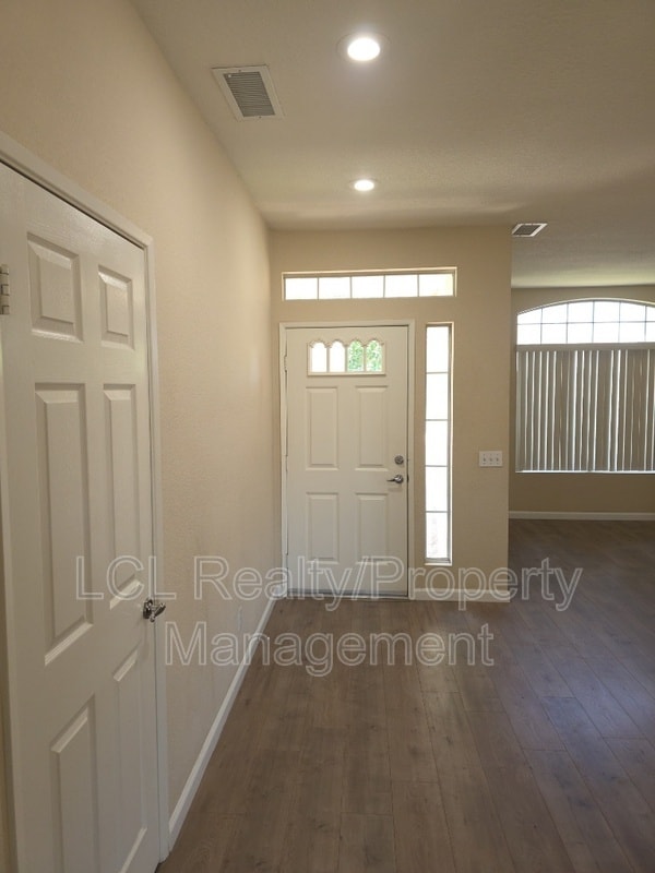 Foto del edificio - 26745 Summer Sunshine Dr