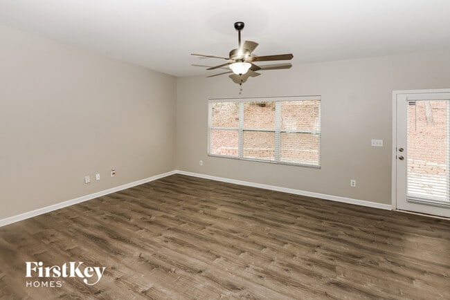 Building Photo - 4194 Broadstairs Dr SW