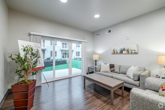 1BR, 1BA - 686SF - Living Room - Skylofts at the Heritage