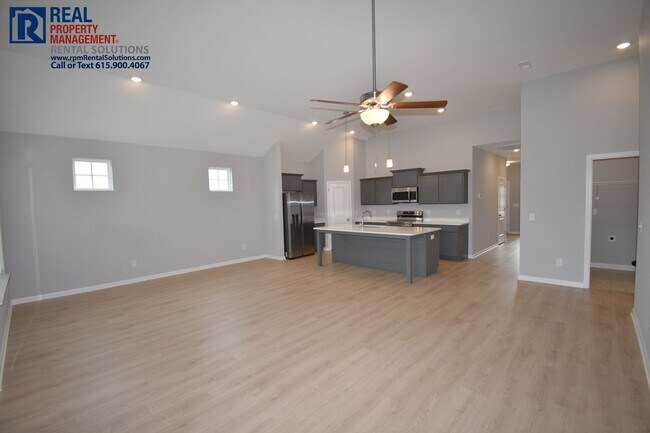Building Photo - 1142 Bluecreek Cir
