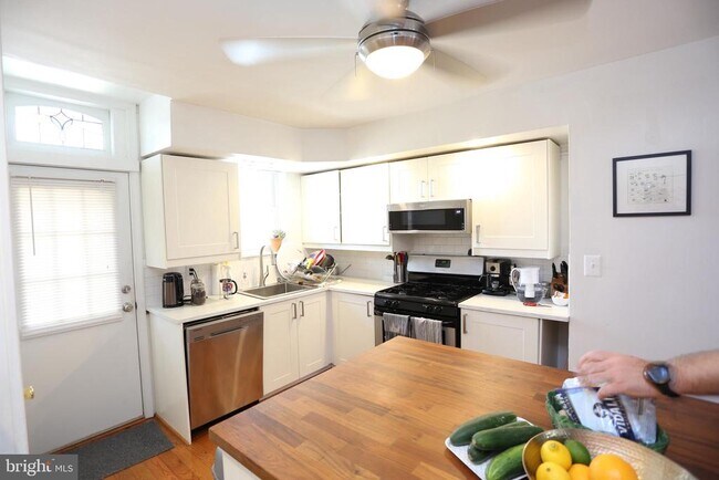 Foto del edificio - 3916 Hudson St