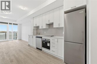 Building Photo - 461 Green Rd