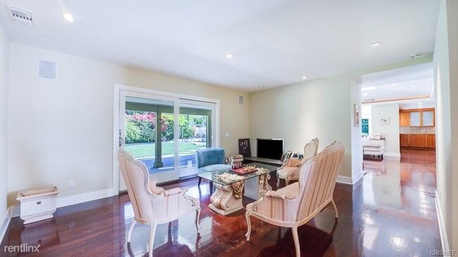 Building Photo - 4 br, 2.5 bath House - 5214 Yolanda Avenue...
