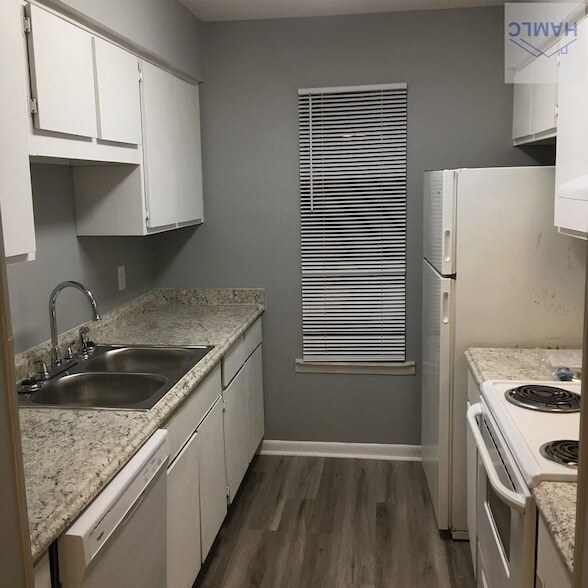 Building Photo - 901 Olmstead Dr