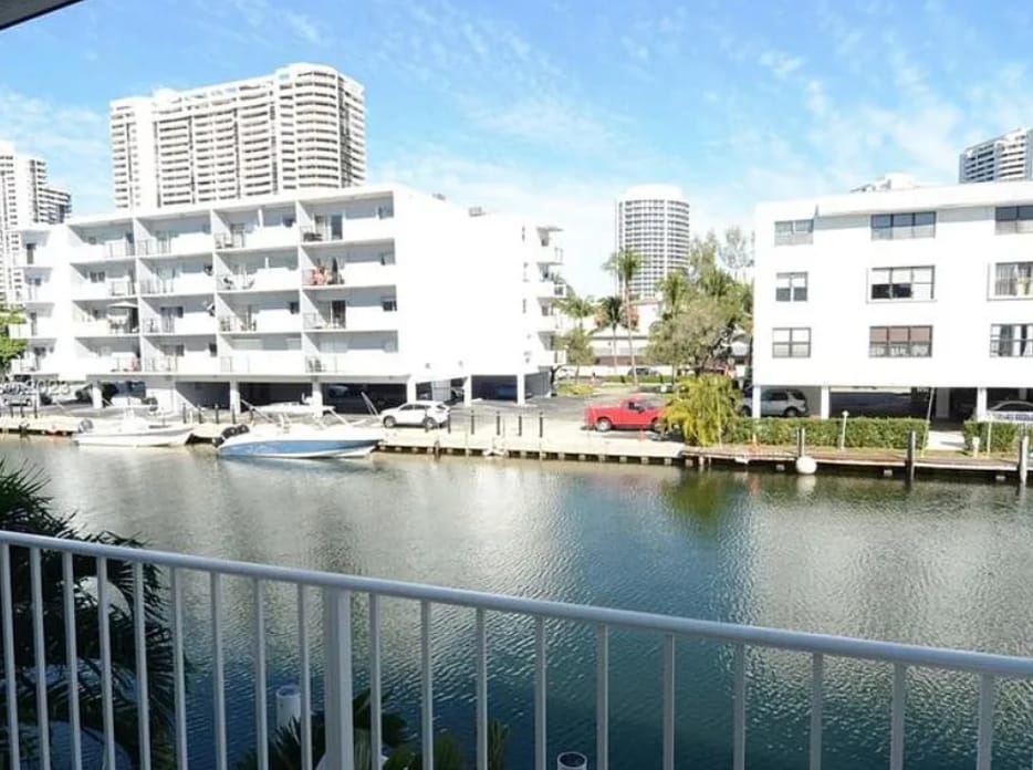 Photo - 3681 NE 170th St (North Miami Beach, FL)