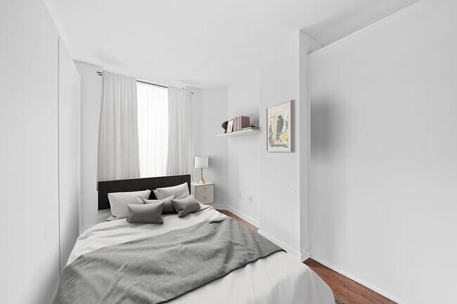 Foto del edificio - 8 Liberty Pl