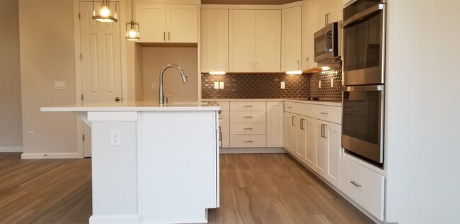 Foto del edificio - 4 br, 3.5 bath House - 1130 NW Rhythm St