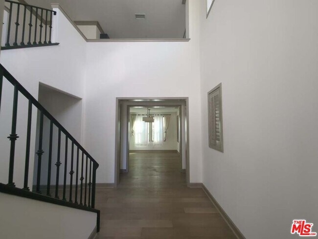 Foto del edificio - 16243 Cameo Ct