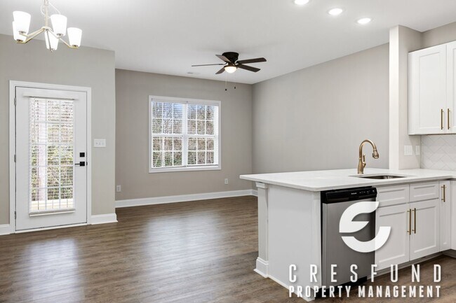 Foto del edificio - Lakeshore Harbour Townhomes