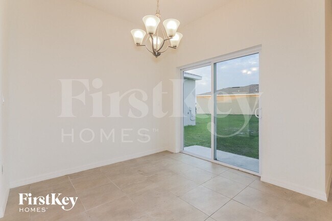 Foto del edificio - 405 Reina Wy