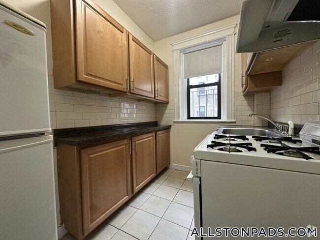 Building Photo - 1156 Commonwealth Ave